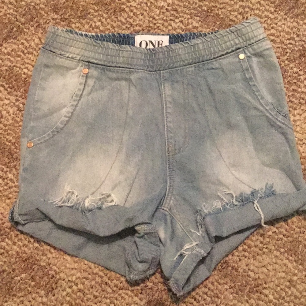 NWOT One Teaspoon denim shorts light wash